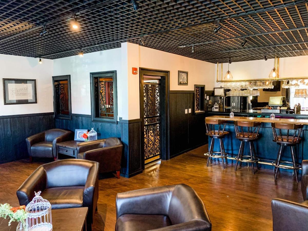 The Sherwood Hotel Greene Bagian luar foto
